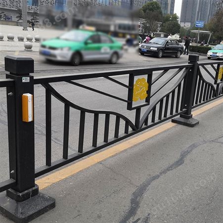 洛阳牡丹花护栏 黑色锌钢道路栏杆 市政路人行道隔离围栏