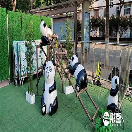 国宝熊猫模型 新年卡通模型宇航服租赁量大优惠
